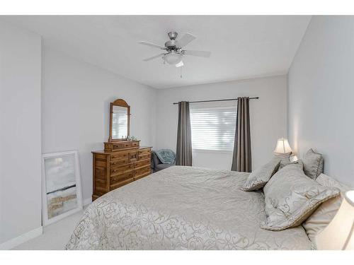 103 Bridle Estates Mews Sw, Calgary, AB - Indoor Photo Showing Bedroom