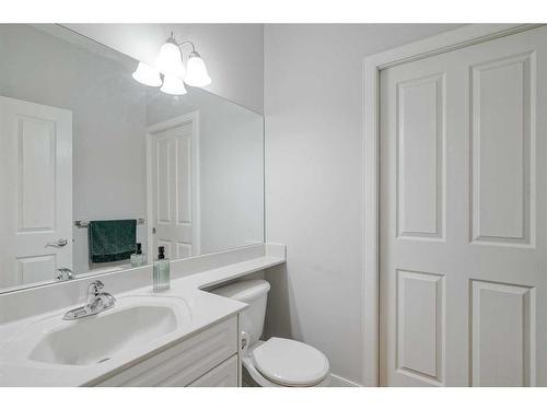 103 Bridle Estates Mews Sw, Calgary, AB - Indoor Photo Showing Bathroom