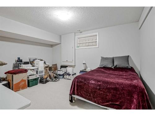 103 Bridle Estates Mews Sw, Calgary, AB - Indoor Photo Showing Bedroom