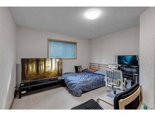 103 Country Hills Villas Nw, Calgary, AB - Indoor Photo Showing Bedroom