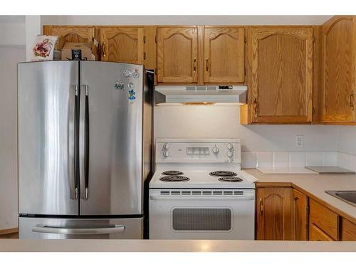 103 Country Hills Villas Nw, Calgary, AB - Indoor Photo Showing Kitchen