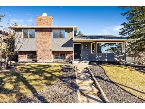 588 Silvergrove Drive Nw, Calgary, AB - Outdoor