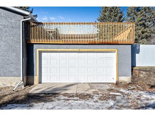 588 Silvergrove Drive Nw, Calgary, AB - Outdoor