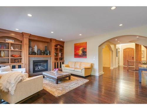 2609 7 Avenue Nw, Calgary, AB - Indoor Photo Showing Living Room With Fireplace