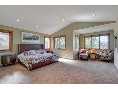 2609 7 Avenue Nw, Calgary, AB - Indoor Photo Showing Bedroom