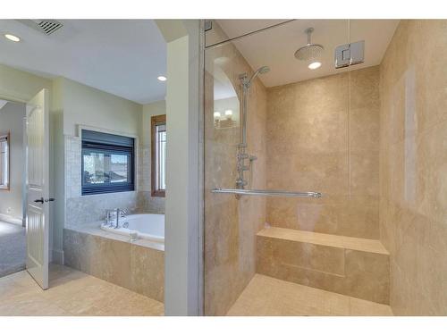 2609 7 Avenue Nw, Calgary, AB - Indoor Photo Showing Bathroom