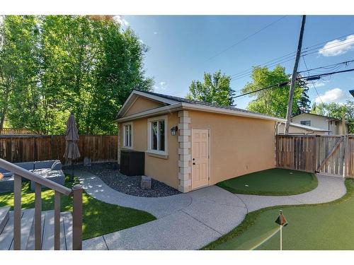 2609 7 Avenue Nw, Calgary, AB - Outdoor