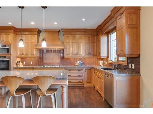 2609 7 Avenue Nw, Calgary, AB - Indoor Photo Showing Kitchen With Upgraded Kitchen