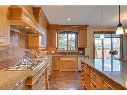 2609 7 Avenue Nw, Calgary, AB - Indoor Photo Showing Kitchen With Upgraded Kitchen