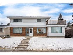 1467 Northmount Drive NW Calgary, AB T2L 0G7