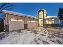 108 Patterson Drive SW Calgary, AB T3H 3B2