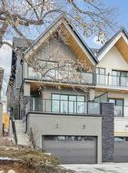 3712 8 Avenue NW Calgary, AB T2N 1E1