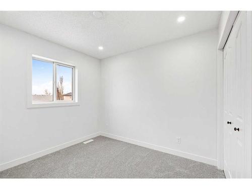 16 Erin Circle Se, Calgary, AB - Indoor Photo Showing Other Room