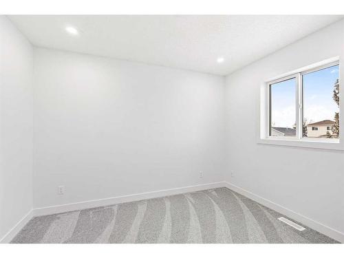 16 Erin Circle Se, Calgary, AB - Indoor Photo Showing Other Room