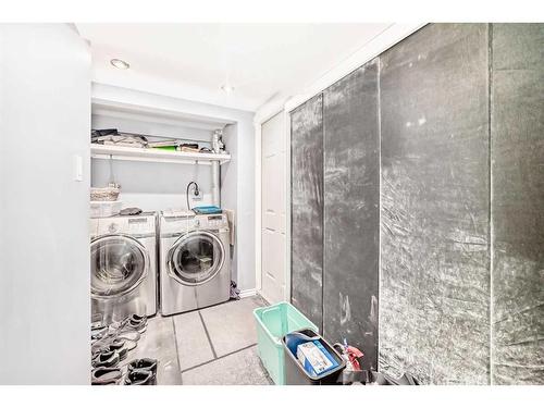 2310 14A Street Sw, Calgary, AB - Indoor Photo Showing Laundry Room