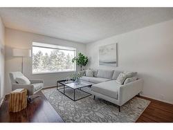 56-2300 Oakmoor Drive SW Calgary, AB T2V 4N7