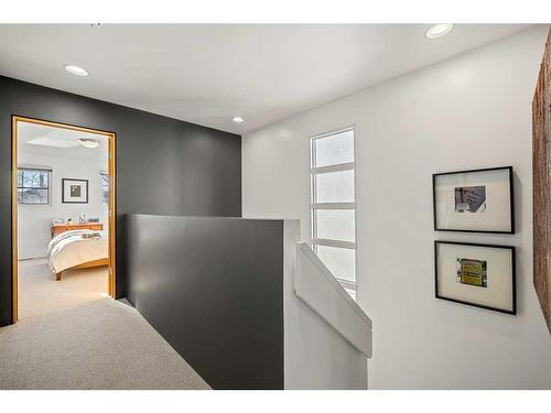 2203 32 Avenue Sw, Calgary, AB - Indoor Photo Showing Bedroom