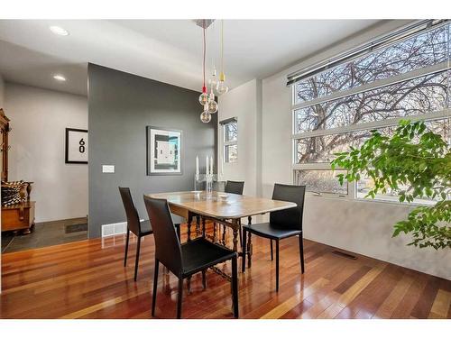 2203 32 Avenue Sw, Calgary, AB - Indoor Photo Showing Dining Room