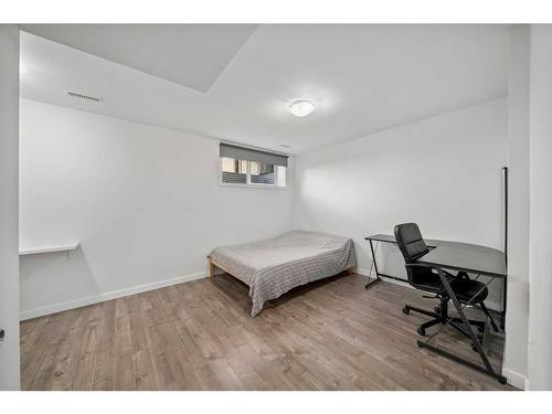 116 New Brighton Grove Se, Calgary, AB - Indoor Photo Showing Bedroom