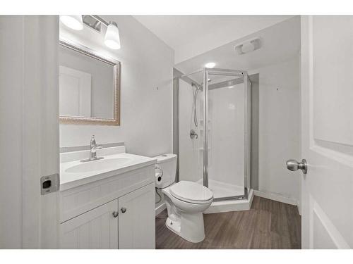 116 New Brighton Grove Se, Calgary, AB - Indoor Photo Showing Bathroom