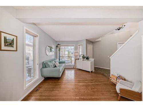 95 Tuscany Hills Park Nw, Calgary, AB - Indoor Photo Showing Living Room