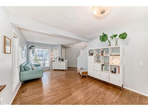 95 Tuscany Hills Park Nw, Calgary, AB - Indoor Photo Showing Living Room