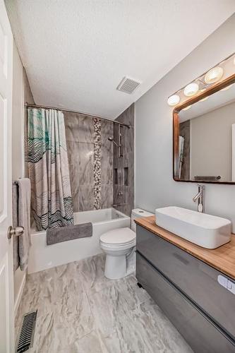 95 Tuscany Hills Park Nw, Calgary, AB - Indoor Photo Showing Bathroom