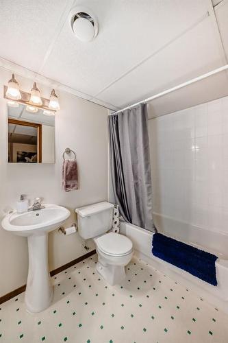 95 Tuscany Hills Park Nw, Calgary, AB - Indoor Photo Showing Bathroom