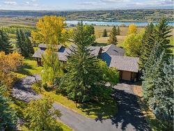 105 Bearspaw Village Crescent  Rural Rocky View County, AB T3L 2P2