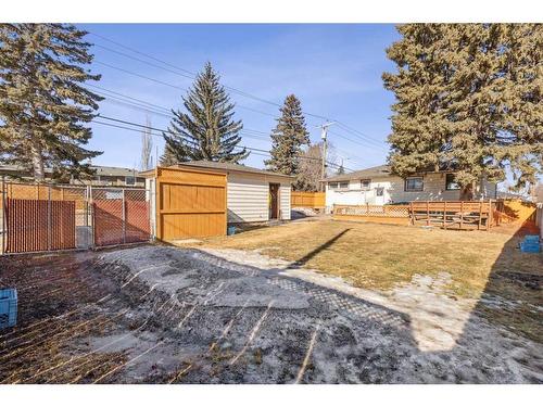 13 Manor Road Sw, Calgary, AB - Outdoor