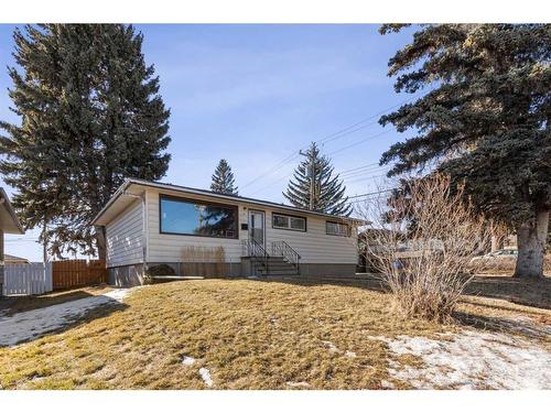 13 Manor Road Sw, Calgary, AB - Outdoor