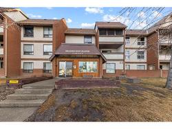 212-1712 38 Street SE Calgary, AB T2A 1H1