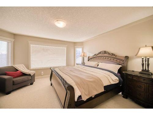 39 Weston Rise Sw, Calgary, AB - Indoor Photo Showing Bedroom