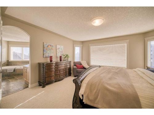 39 Weston Rise Sw, Calgary, AB - Indoor Photo Showing Bedroom