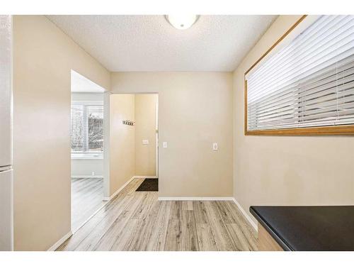 3918 30 Avenue Se, Calgary, AB - Indoor Photo Showing Other Room