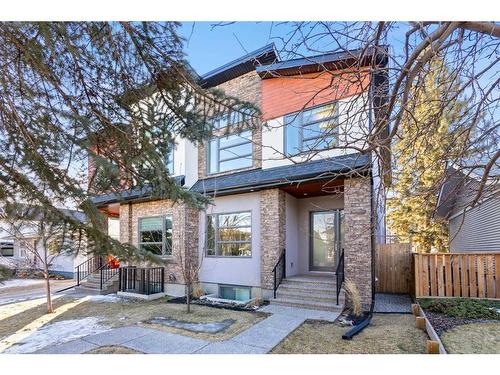 2033 45 Avenue Sw, Calgary, AB - Outdoor