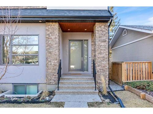 2033 45 Avenue Sw, Calgary, AB - Outdoor