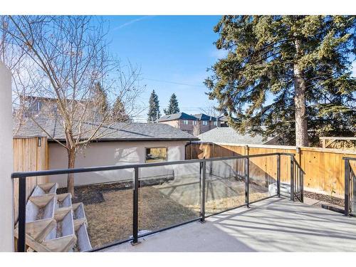 2033 45 Avenue Sw, Calgary, AB - Outdoor