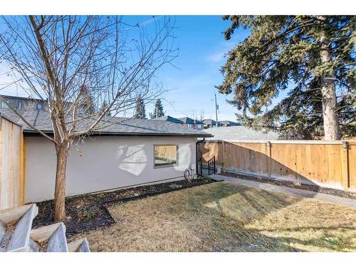 2033 45 Avenue Sw, Calgary, AB - Outdoor