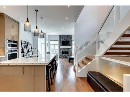 2033 45 Avenue Sw, Calgary, AB - Indoor Photo Showing Kitchen With Upgraded Kitchen