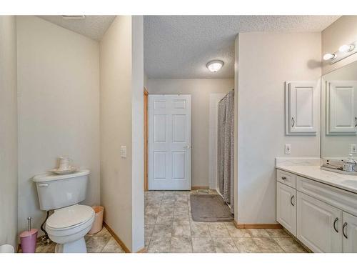 128 Coral Shores Cape Ne, Calgary, AB - Indoor Photo Showing Bathroom