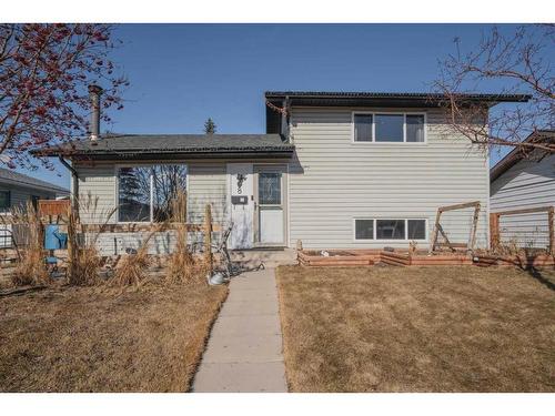 8 Penrith Place Se, Calgary, AB - Outdoor