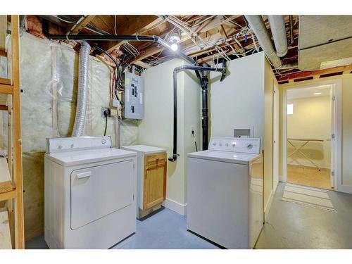 3039 Cochrane Road Nw, Calgary, AB - Indoor Photo Showing Laundry Room