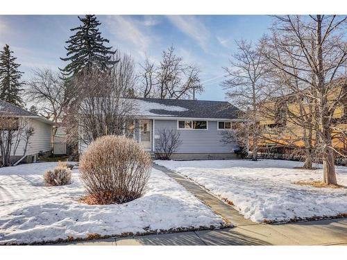 3039 Cochrane Road Nw, Calgary, AB - Outdoor