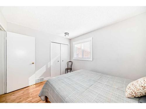 92 Citadel Drive Nw, Calgary, AB - Indoor Photo Showing Bedroom