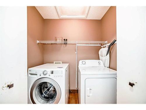 92 Citadel Drive Nw, Calgary, AB - Indoor Photo Showing Laundry Room