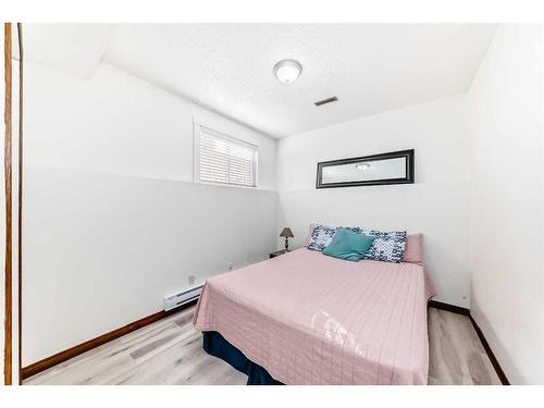 92 Citadel Drive Nw, Calgary, AB - Indoor Photo Showing Bedroom