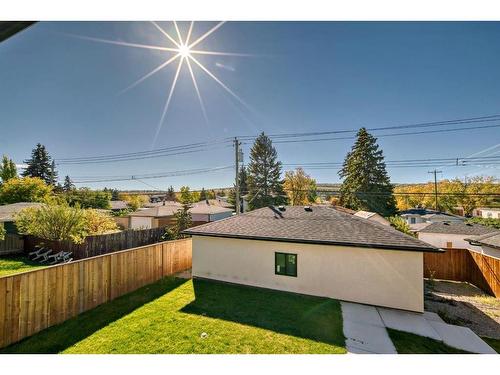 4635 22 Avenue Nw, Calgary, AB - Outdoor