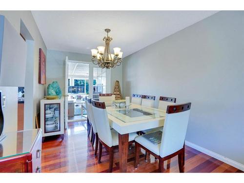 1031 Cannock Place Sw, Calgary, AB - Indoor Photo Showing Dining Room