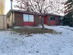 184 Manora Hill NE Calgary, AB T2A 4R9